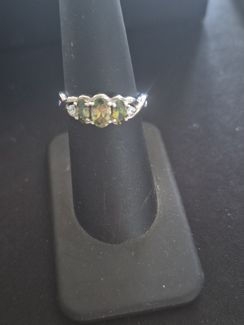 Peridot CZ Green Gemstone. Sterling Silver Three-Stone Ring 7